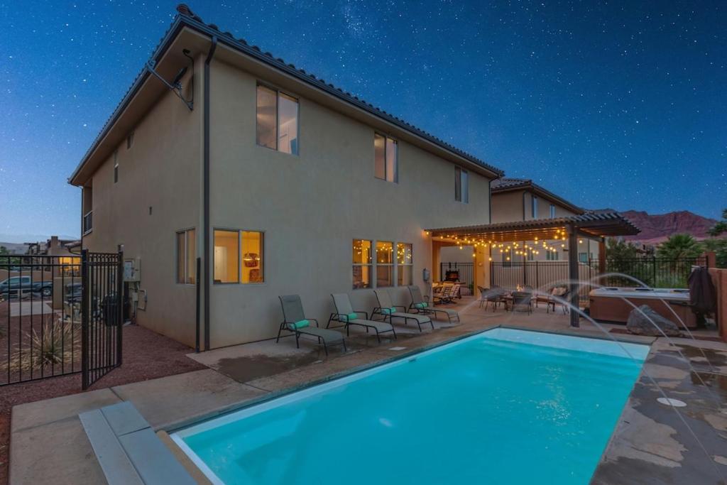 Paradise Village 94 Luxury Home With Private Hot Tub, Fire Pit, Huge Kitchen, And Resort Style Pool, Water Park And Lazy River Santa Clara Exterior photo